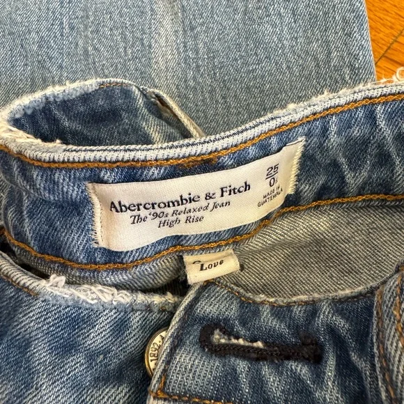 Abercrombie the ‘90s relaxed Jean high rise 25/0 s curve love - Picture 4 of 5